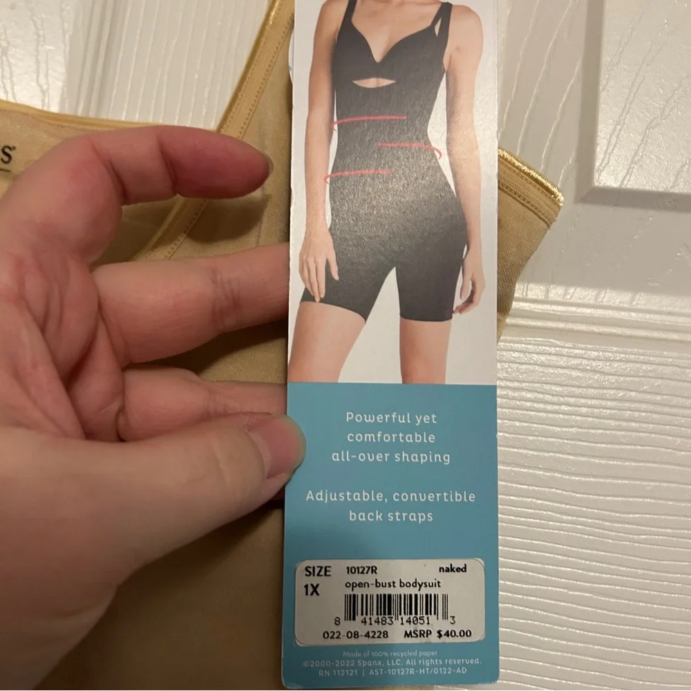 NWT Assets by Spanx open bust body suit shape wear 1X Nude Tan - Picture 11 of 12